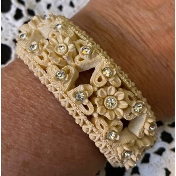 VINTAGE Jewelry Set - Picture 1 of 3